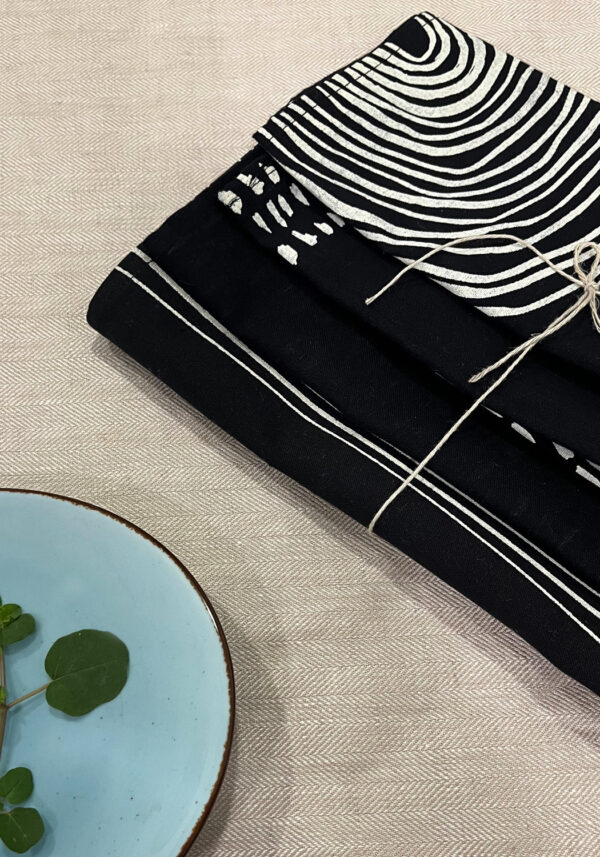 Forest Land Napkins Set of 4 - Black